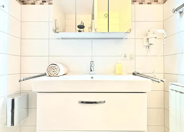 Appartement Duhnerherz Bestlage Im Zentrum,am Duhnen, Balkon Mit Meerblick,wlan Parkplatz Und Fahrradabstellraum Bettwaesche Und Handtuecher Inkl Cuxhaven